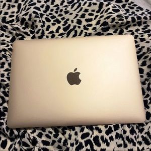 Gold MacBook 12” Retina Display (2017)